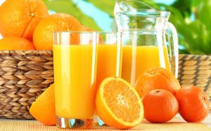 squeeze_orange_juice_glass-wide